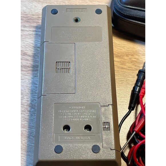 Keithley 130 DMM Digital‎ Handheld Multimeter W/ Probes Case - Picture 7 of 9